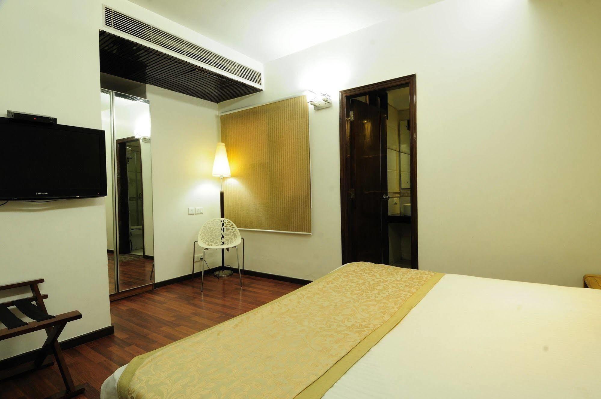 Sisley The Boutique Hotel New Delhi Exterior photo