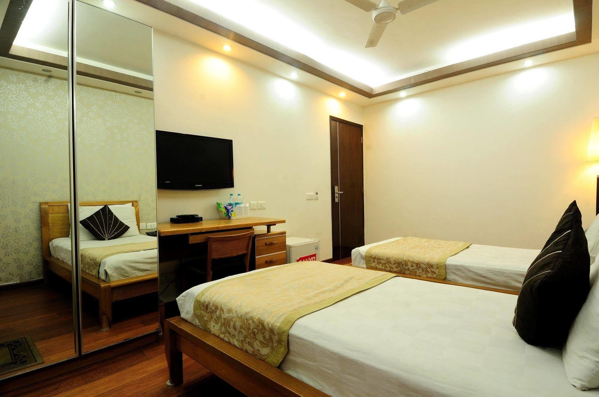 Sisley The Boutique Hotel New Delhi Exterior photo